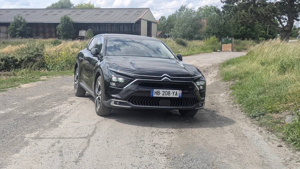 La Citroën C5 X Hybride 145