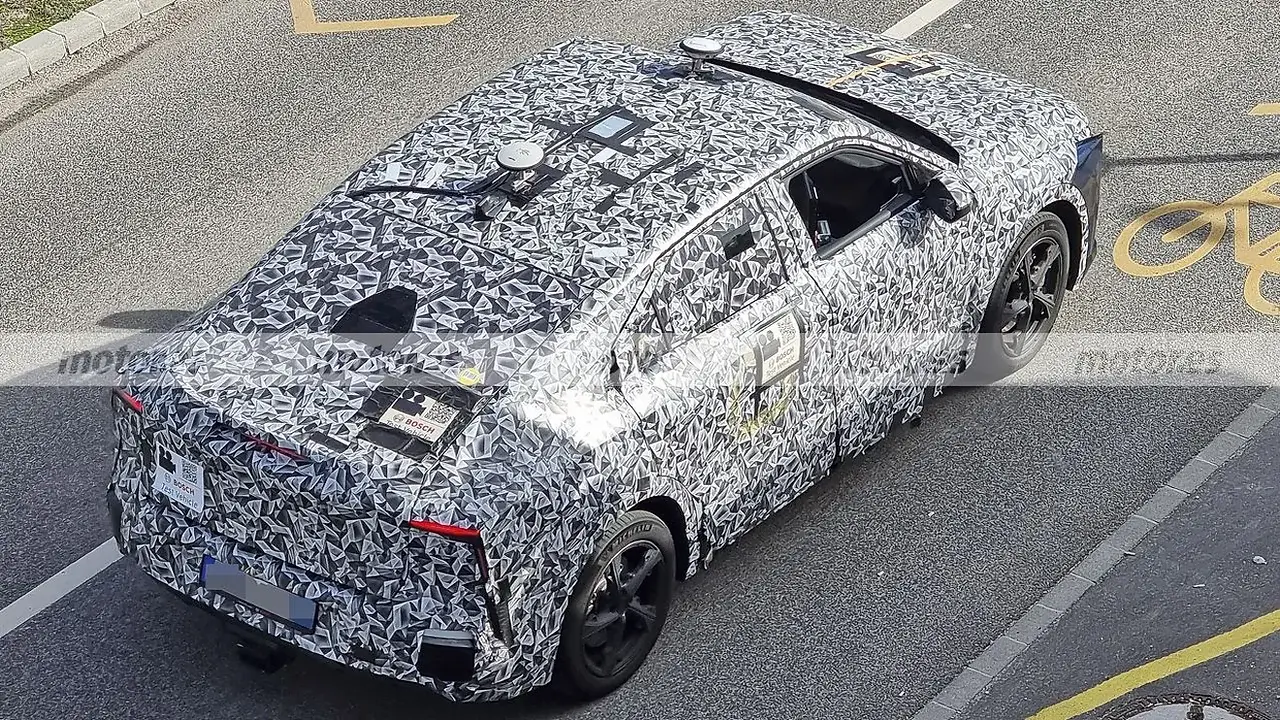 La future DS8 en tests routiers