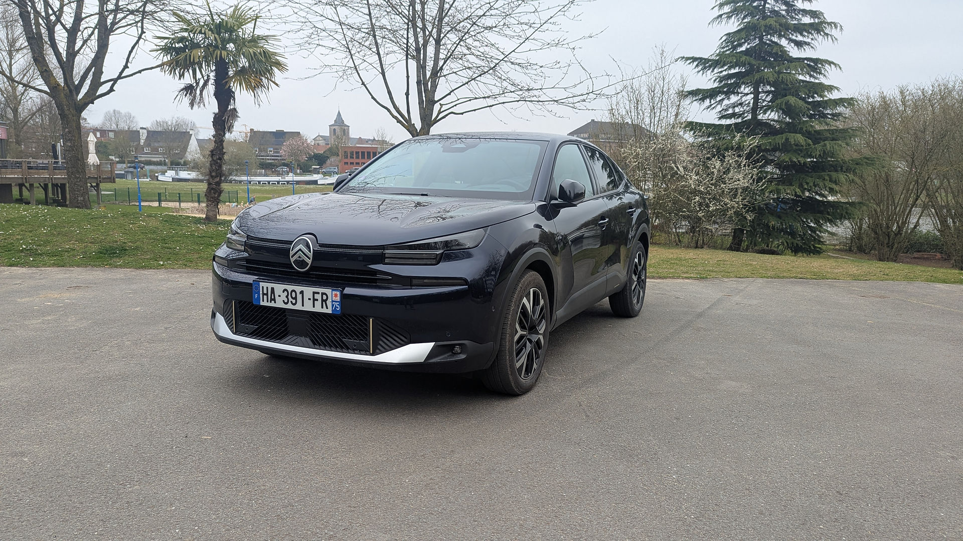 La Citroën C4 X hybride 145 à l'essai