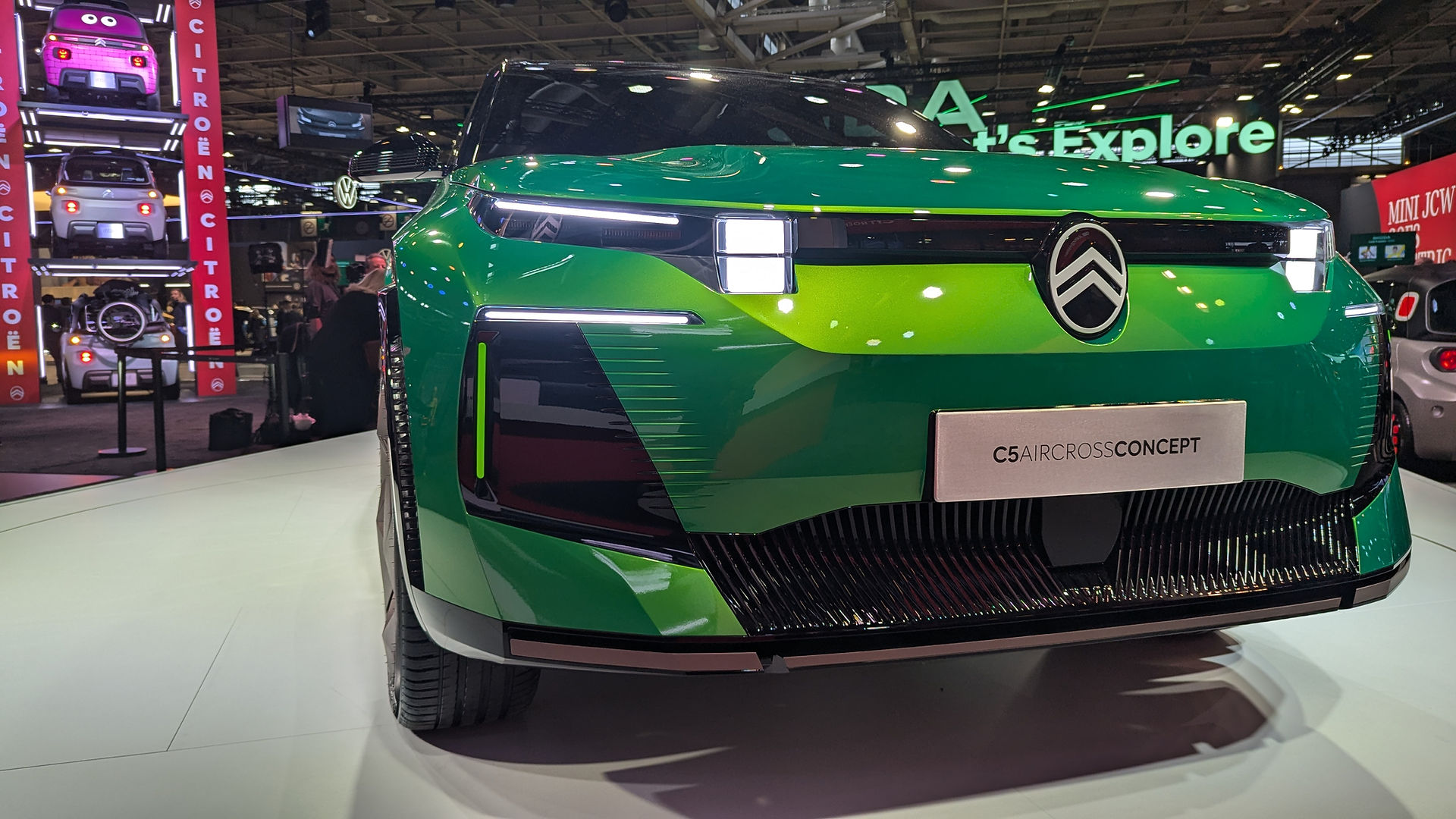 Concept of the future Citroën C5 Aircross 2025