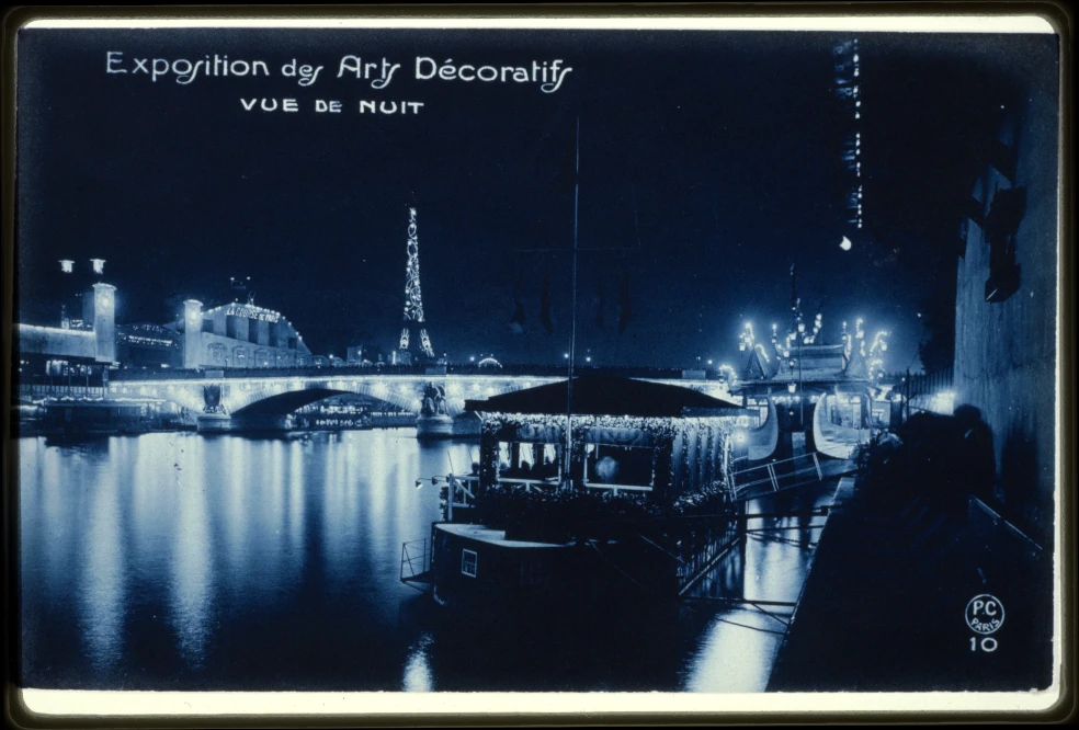 Citroën on the Eiffel Tower