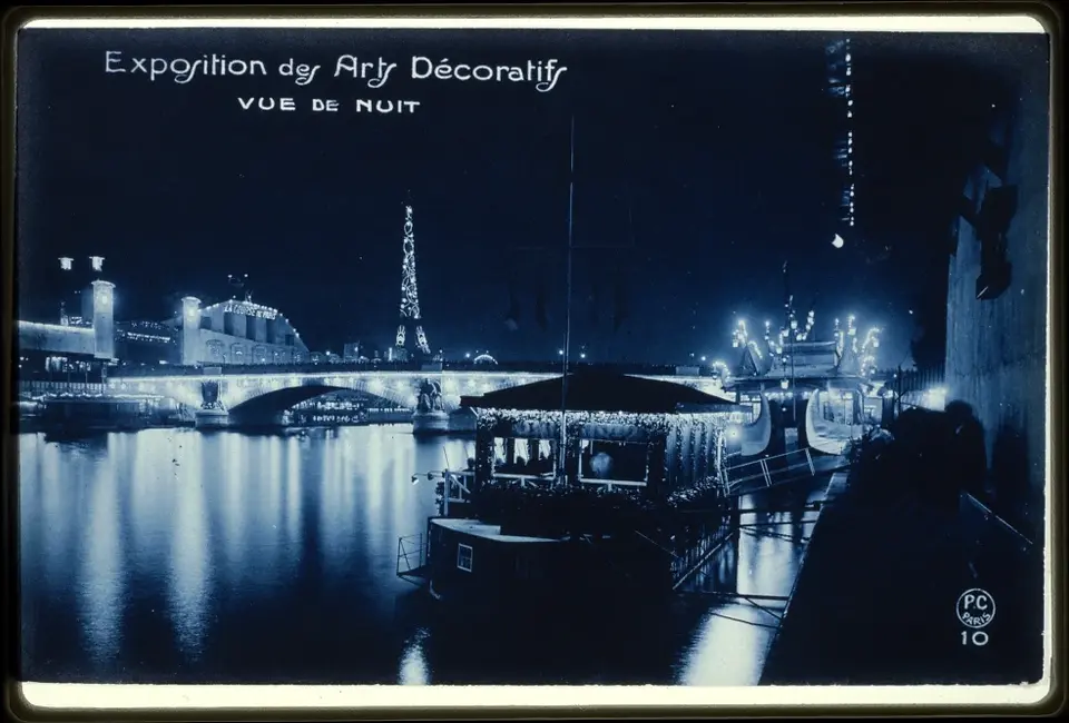 Citroën on the Eiffel Tower