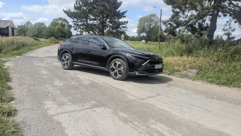La Citroën C5 X Hybride 145