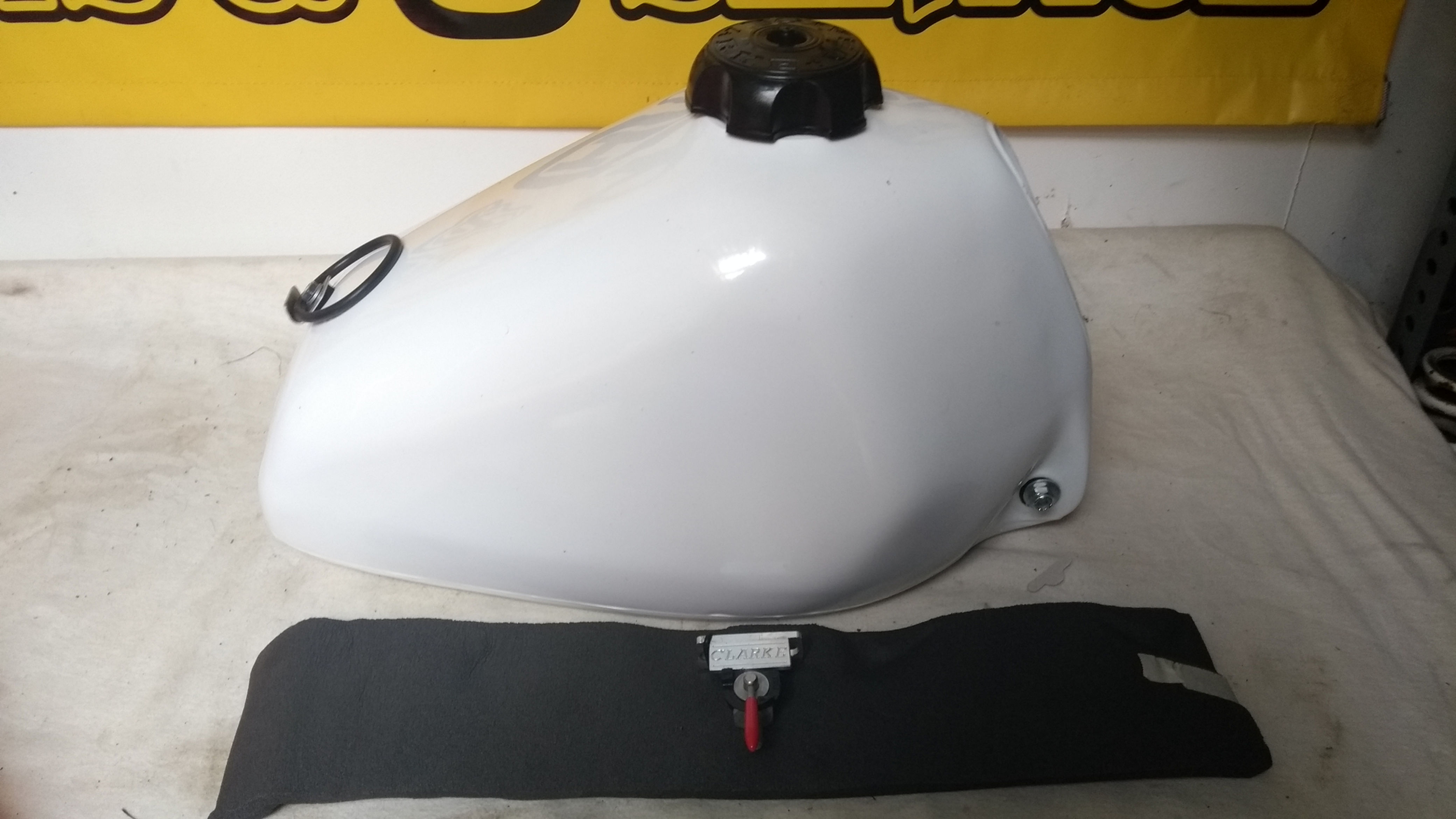 Husqvarna (1981-1983) Clarke Fuel tank