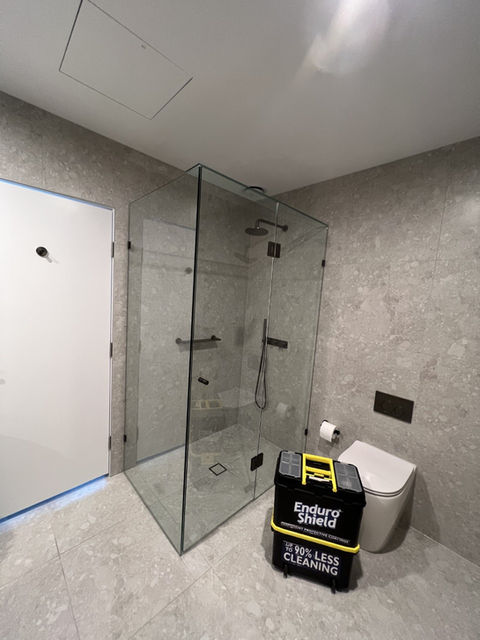 Bayswater Melbourne Professional EnduroShield Shower Door Cleaning