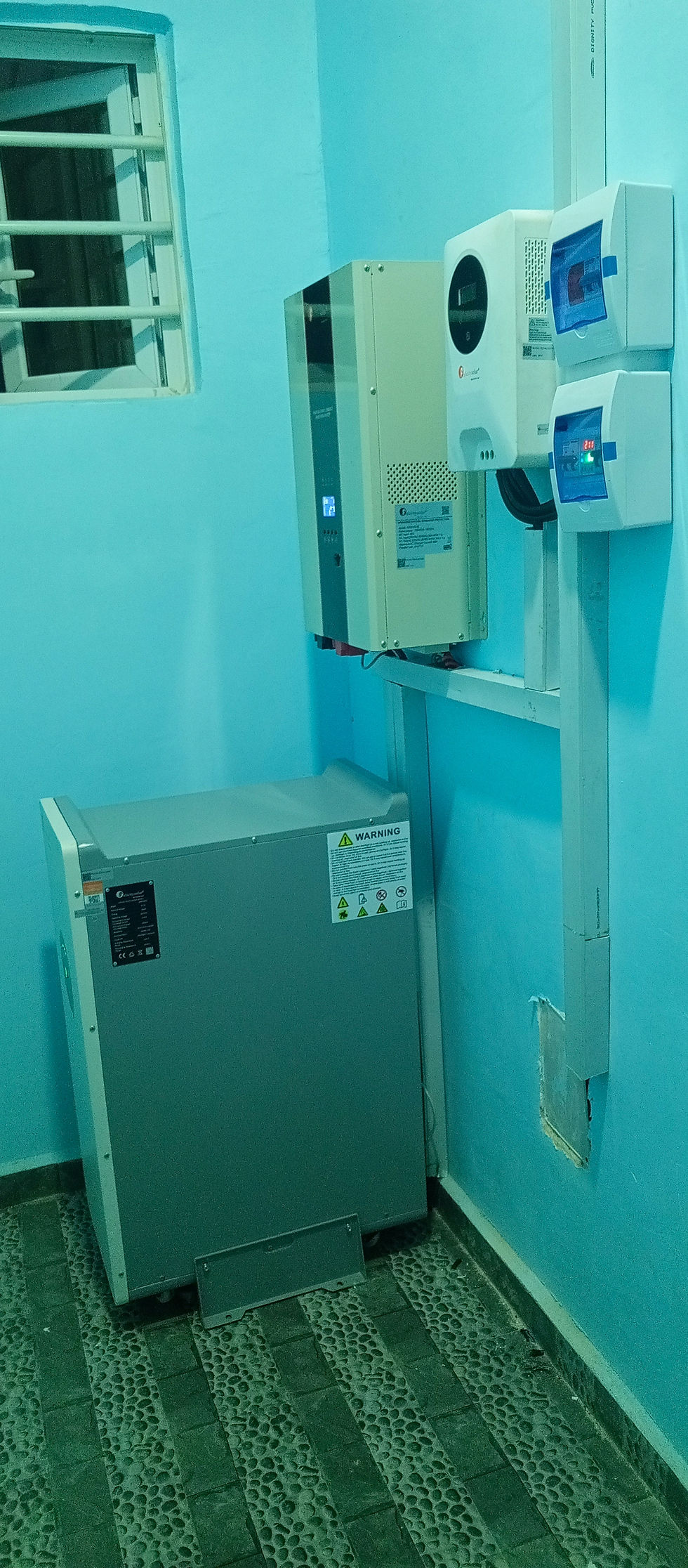 Thumbnail: 10kva, 15kwh, 12 units of 550w and 120A charge controller 