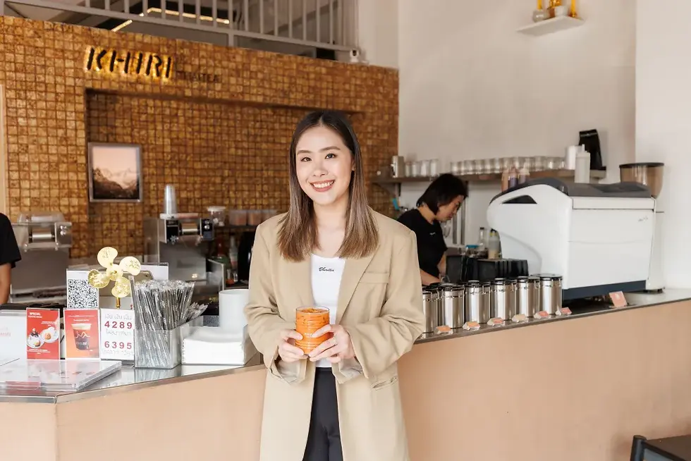 แพร-มิญชยา บูรณะเศรษฐกุล เจ้าของร้าน KHIRI Thai Tea
