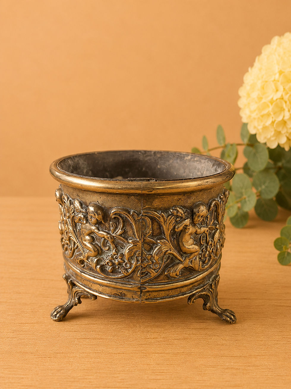 Miniature : Ancienne jardinière en laiton travaillé 