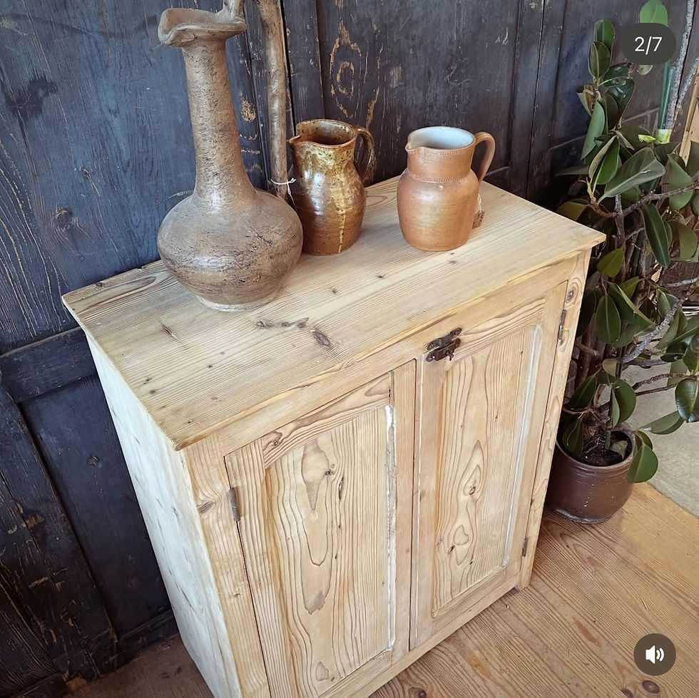 Miniature : Ancien bahut d’atelier en sapin 