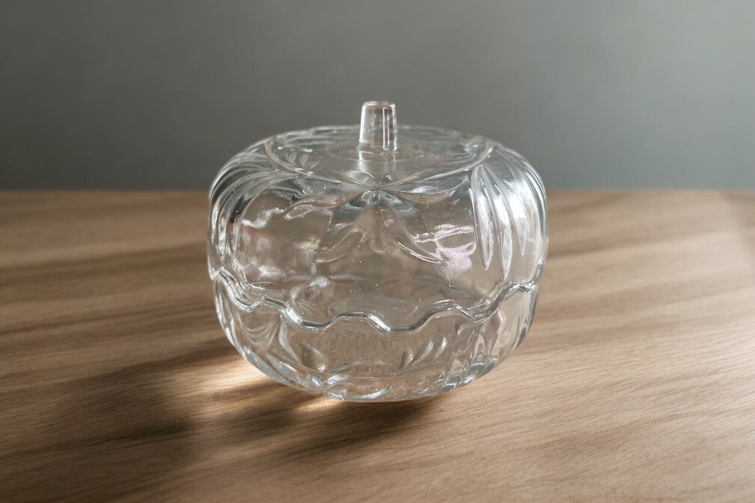 Boîte en verre à couvercle 