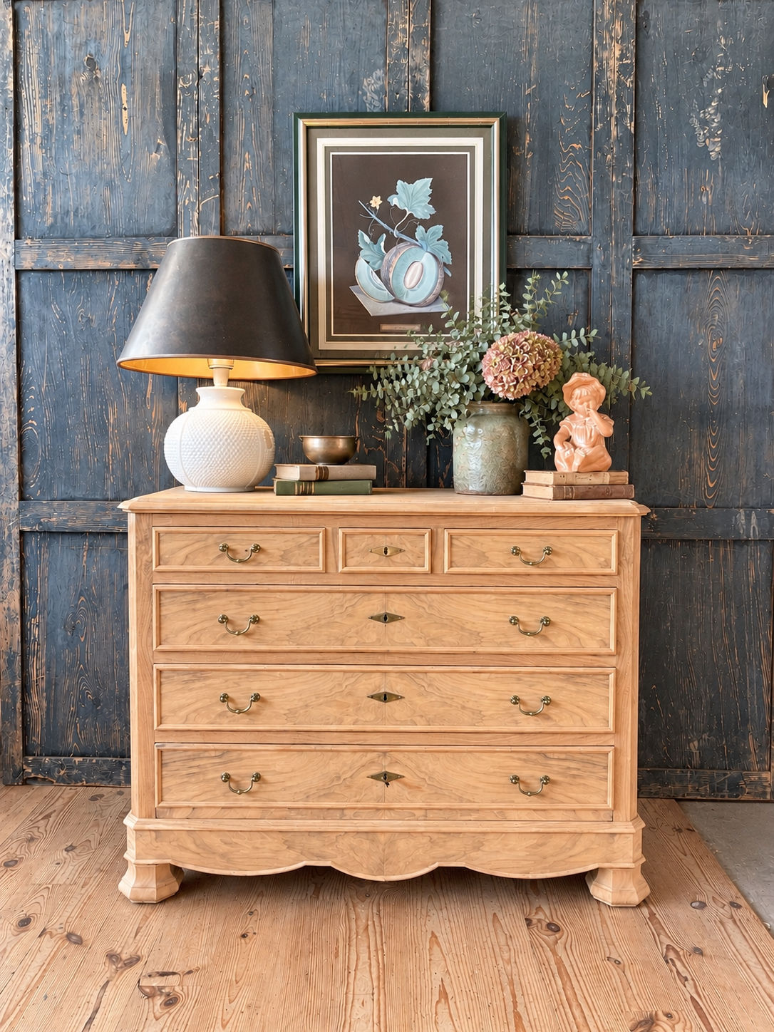 Commode Louis Philippe en noyer et ronce de noyer