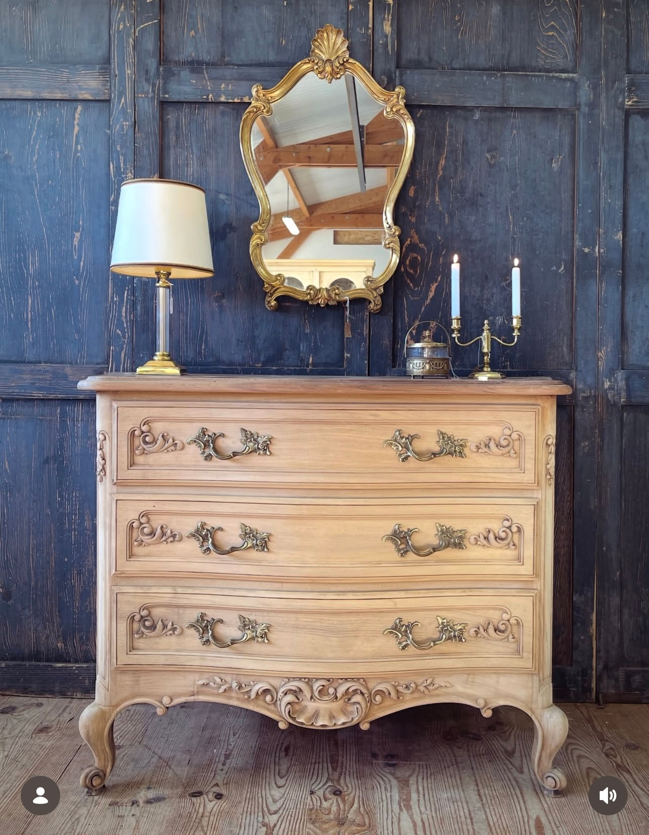 Commode style Louis XV en noyer blanchi