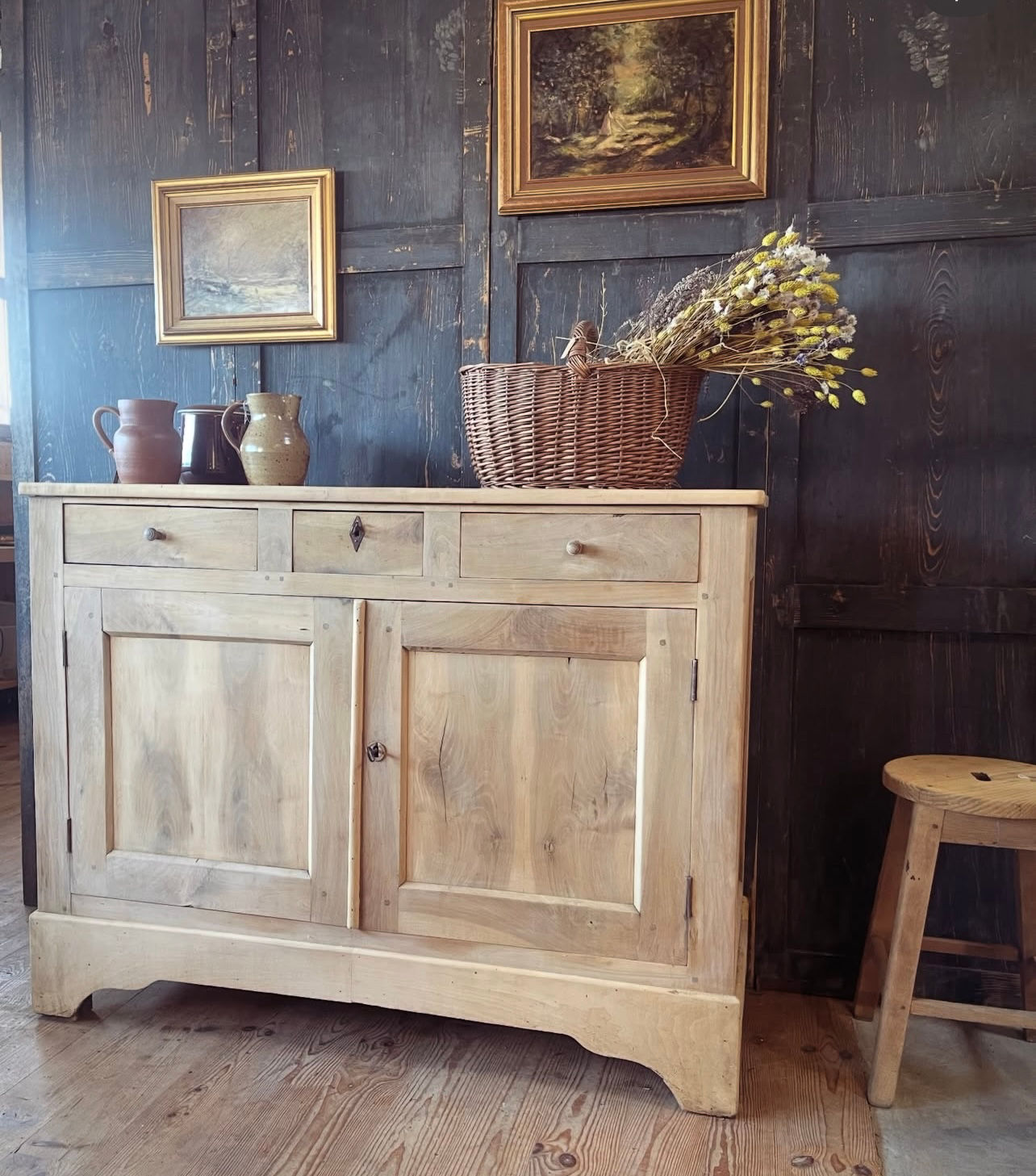 Bahut Louis philippe en noyer blanchi,