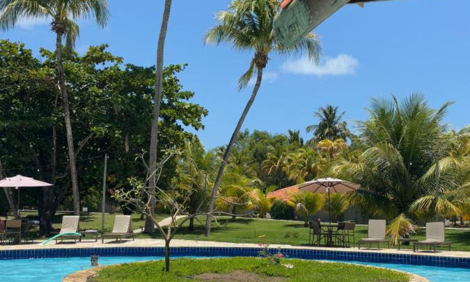 Piscina no Ang Beach Hotel
