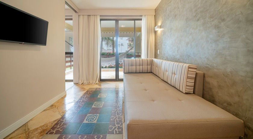 ST JÚNIOR LUXO QUÁDRUPLA, cama queen size, varanda (2).jpg