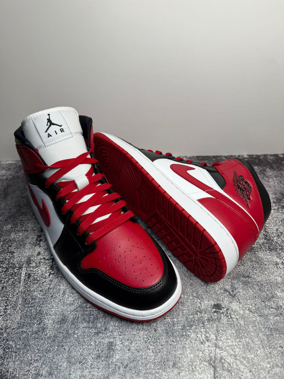 Air Jordan 1 Mid Black/Gym Red-White right