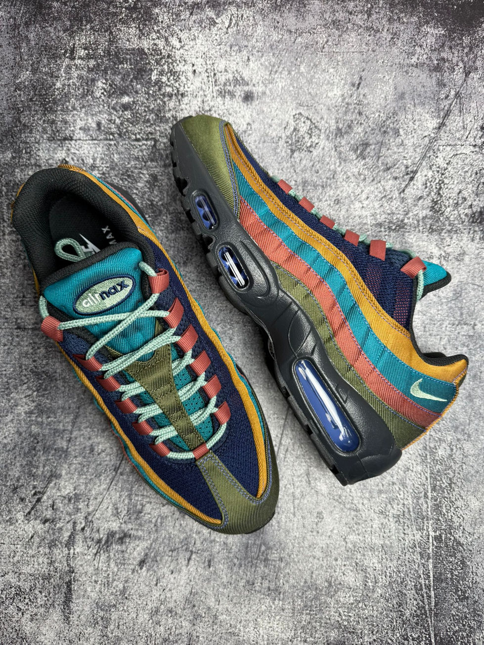 Nike Air Max Overhead