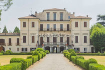 Portion of an Italian Villa for sale for under €200k