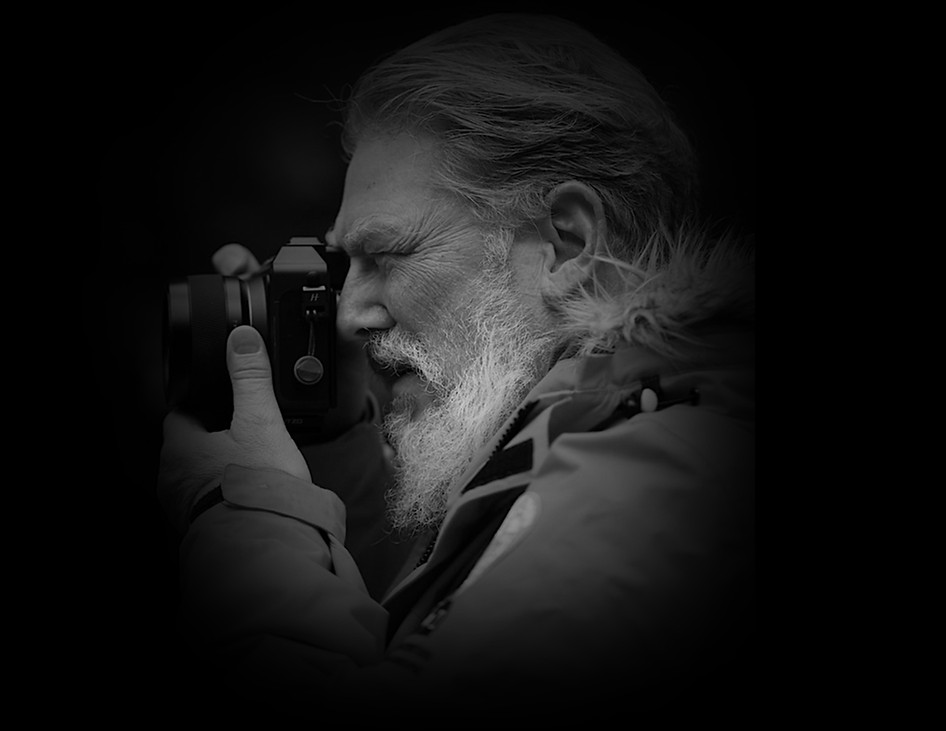 ThomasHalfmann_Photographer_BW_blur.jpg