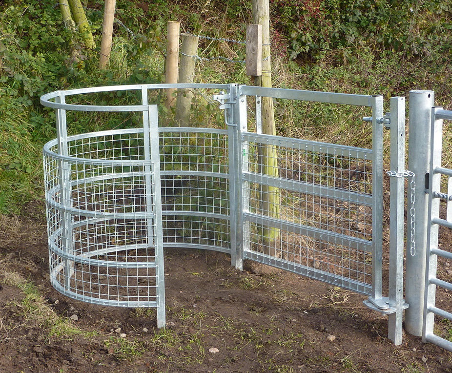 Footpath Fences | Bridleway Gates | Midland Fencing Ltd