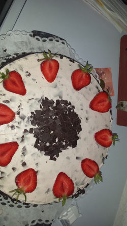 Erdbeer Stracciatella Torte