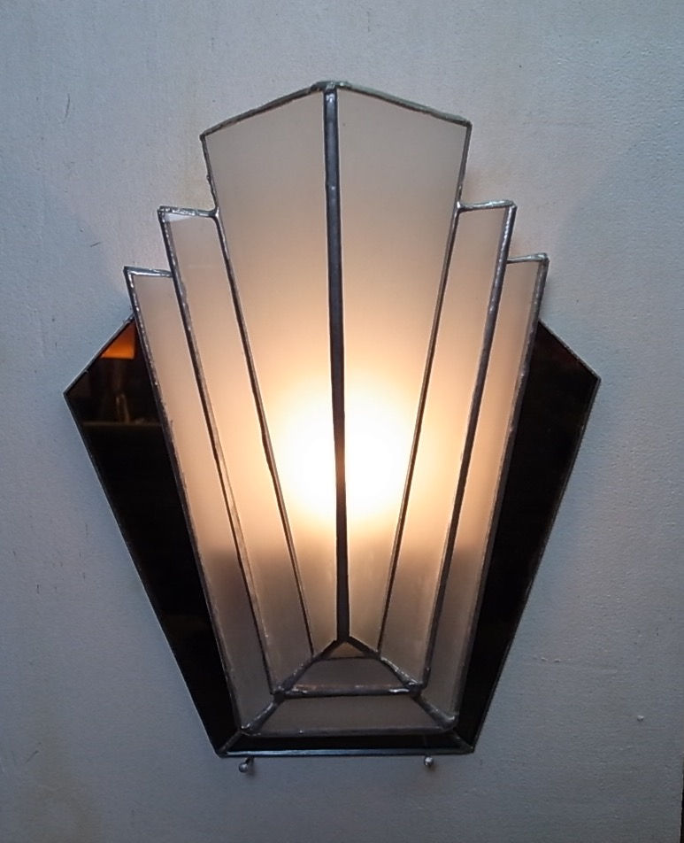 STAINED GLASS WALL LIGHT Deco Style
