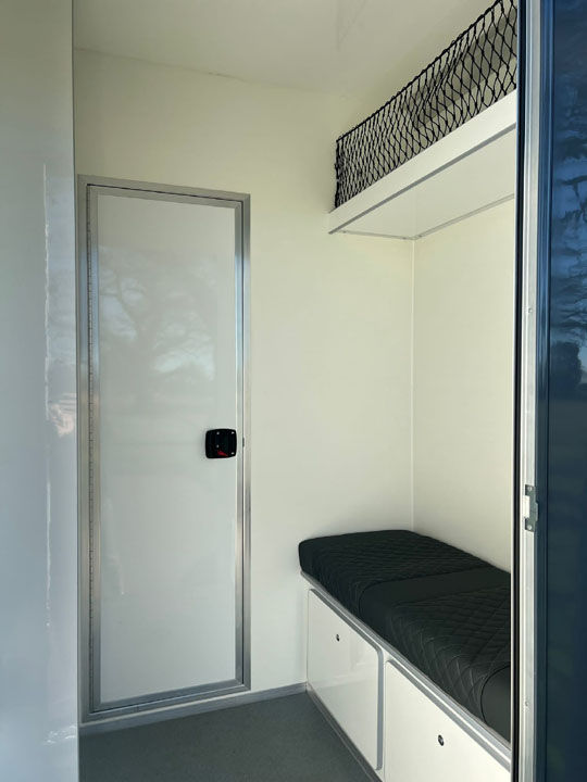 Miniatura: Equito Explorer – Camión ligero semi-nuevo España