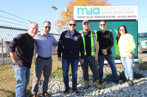 MUA Employees posing for a picture