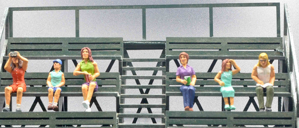 Female Spectators | Sitting #3 | MP32-04