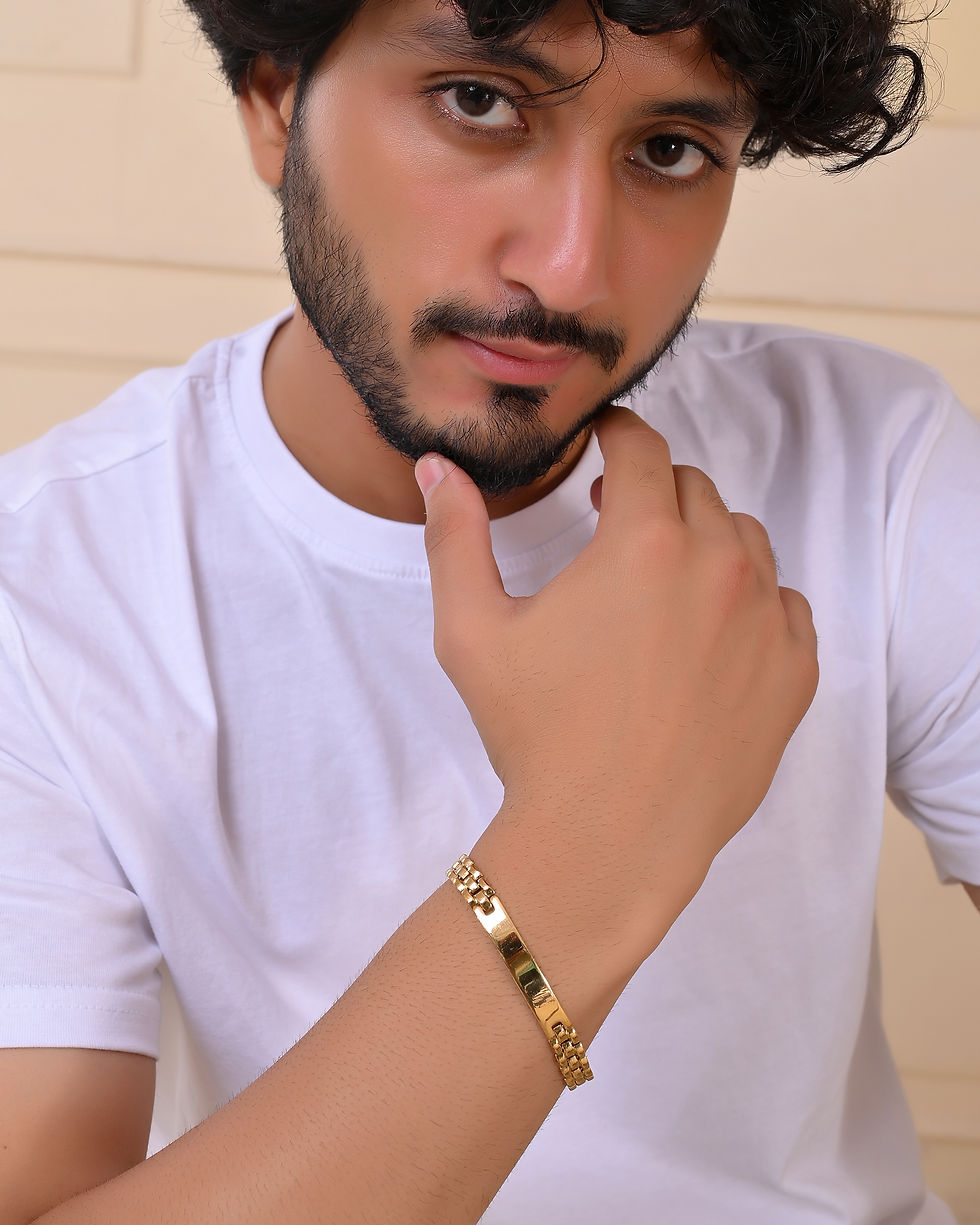 Thumbnail: Men Gold-Plated Link Bracelet