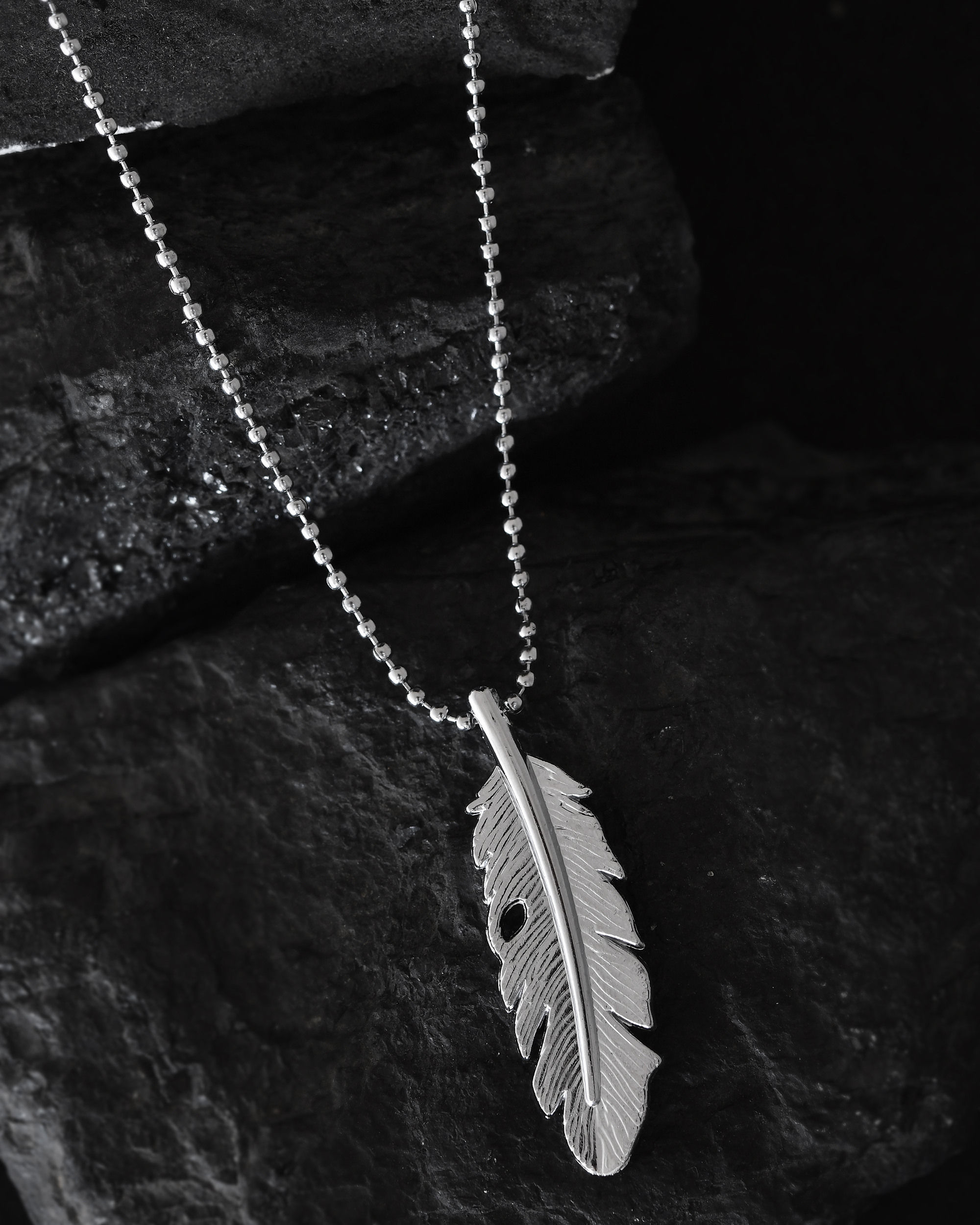 Silver Plated Men Chain With Leaf Shaped Pendent