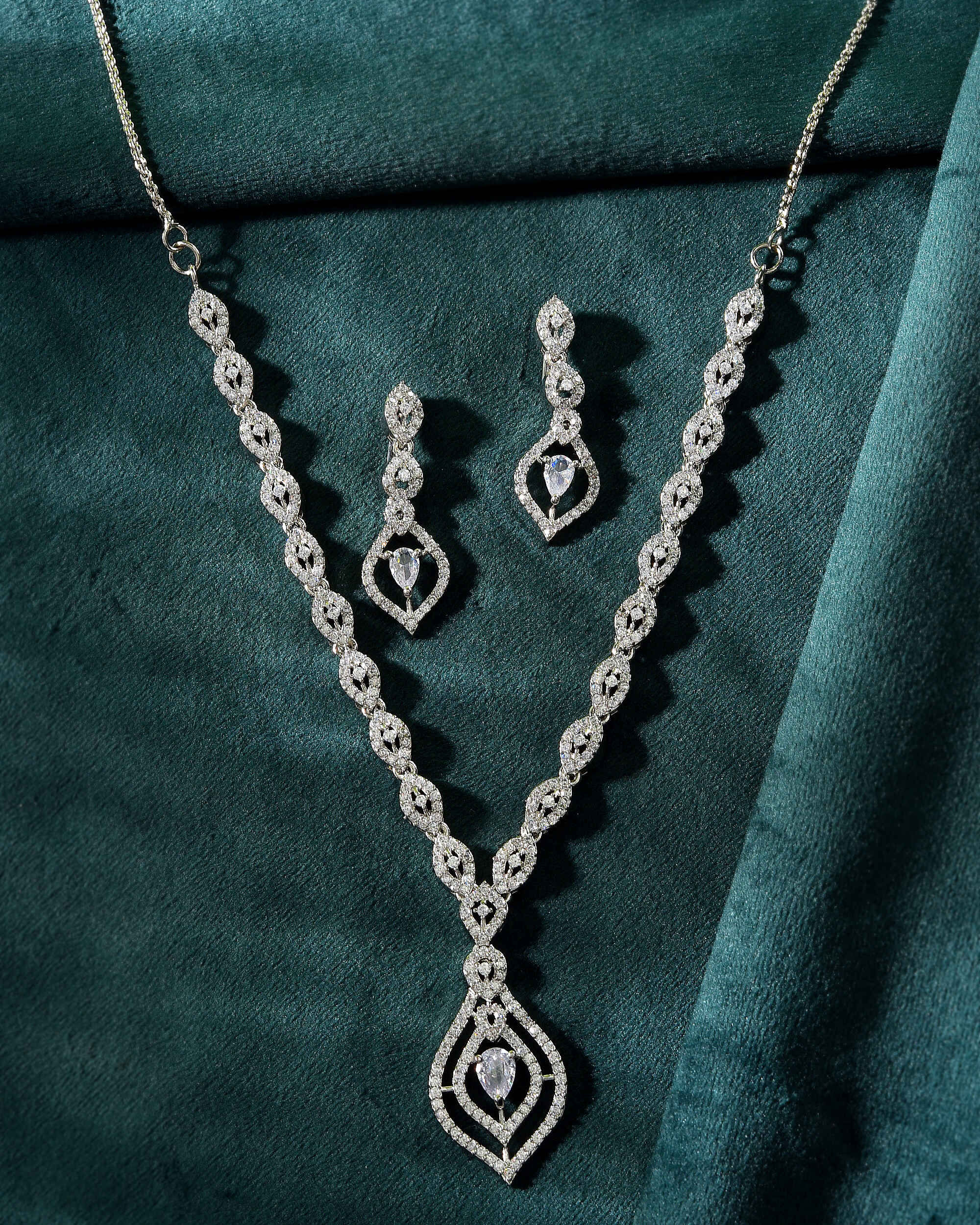 Silver Plated Tear Drop Shaped AD Necklace With Earrings Set