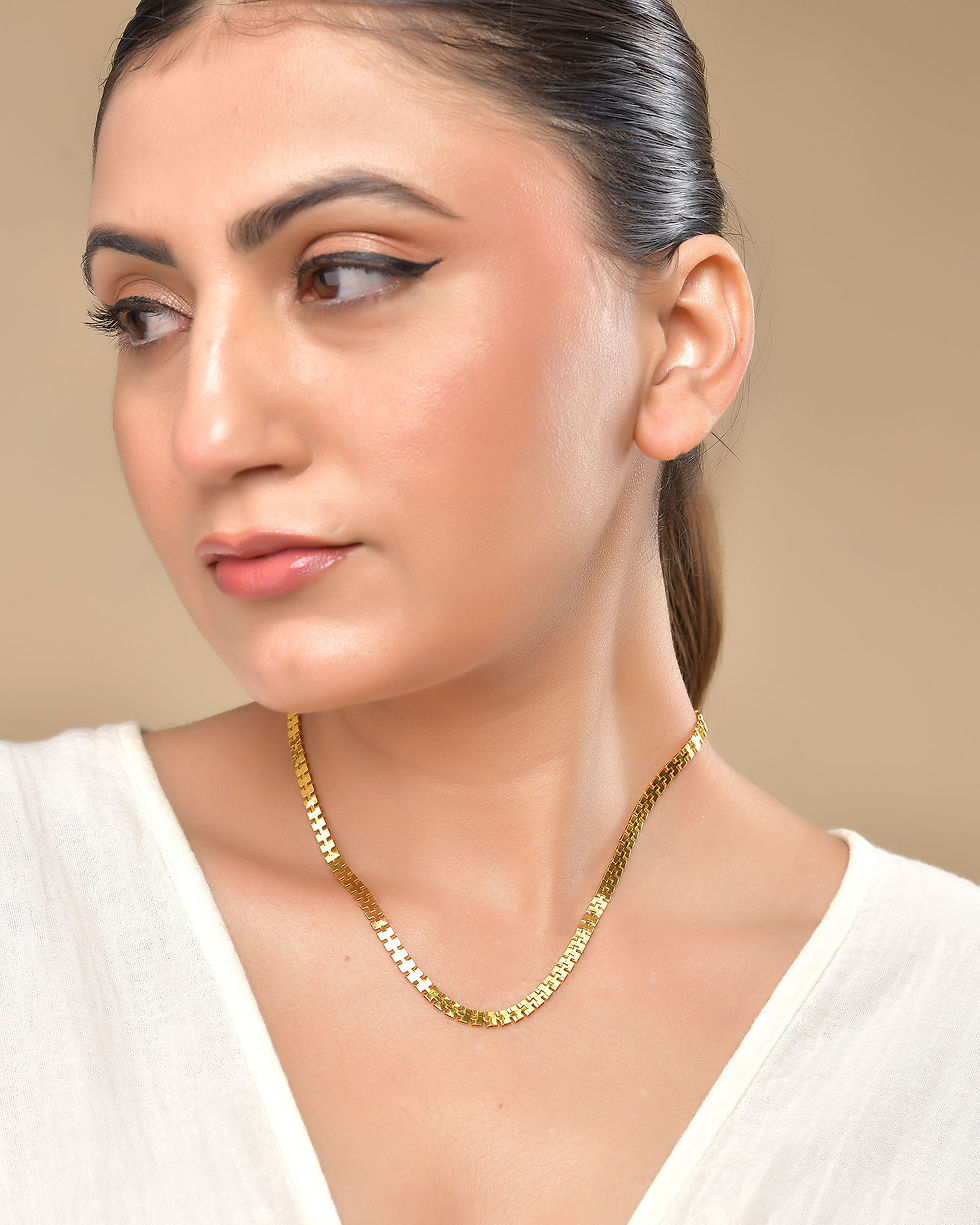 Thumbnail: Women Gold-Plated Classic Linked Chain