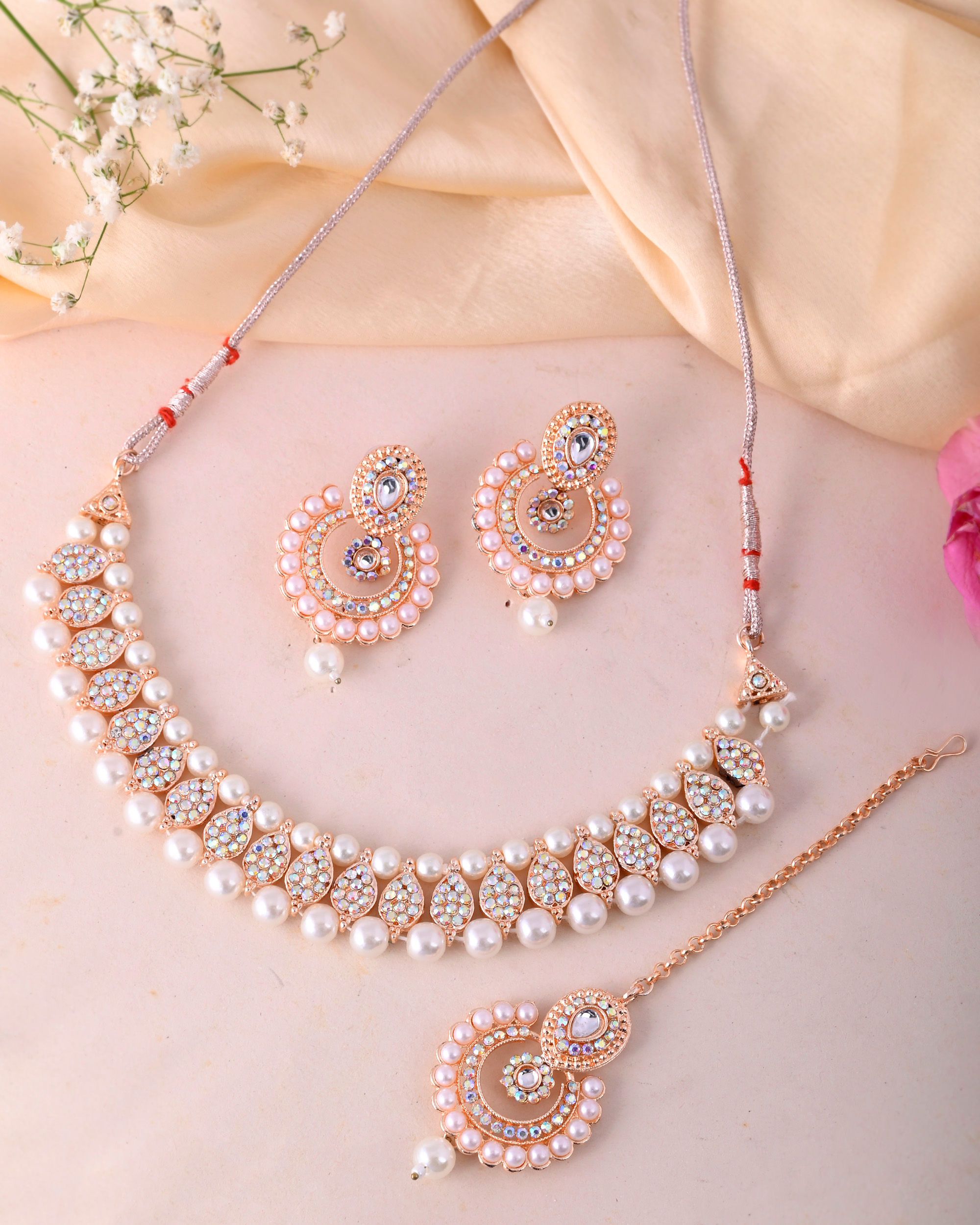 Gold Plated Stone And White Beaded Choker Jewellery Set With Maang Tikka