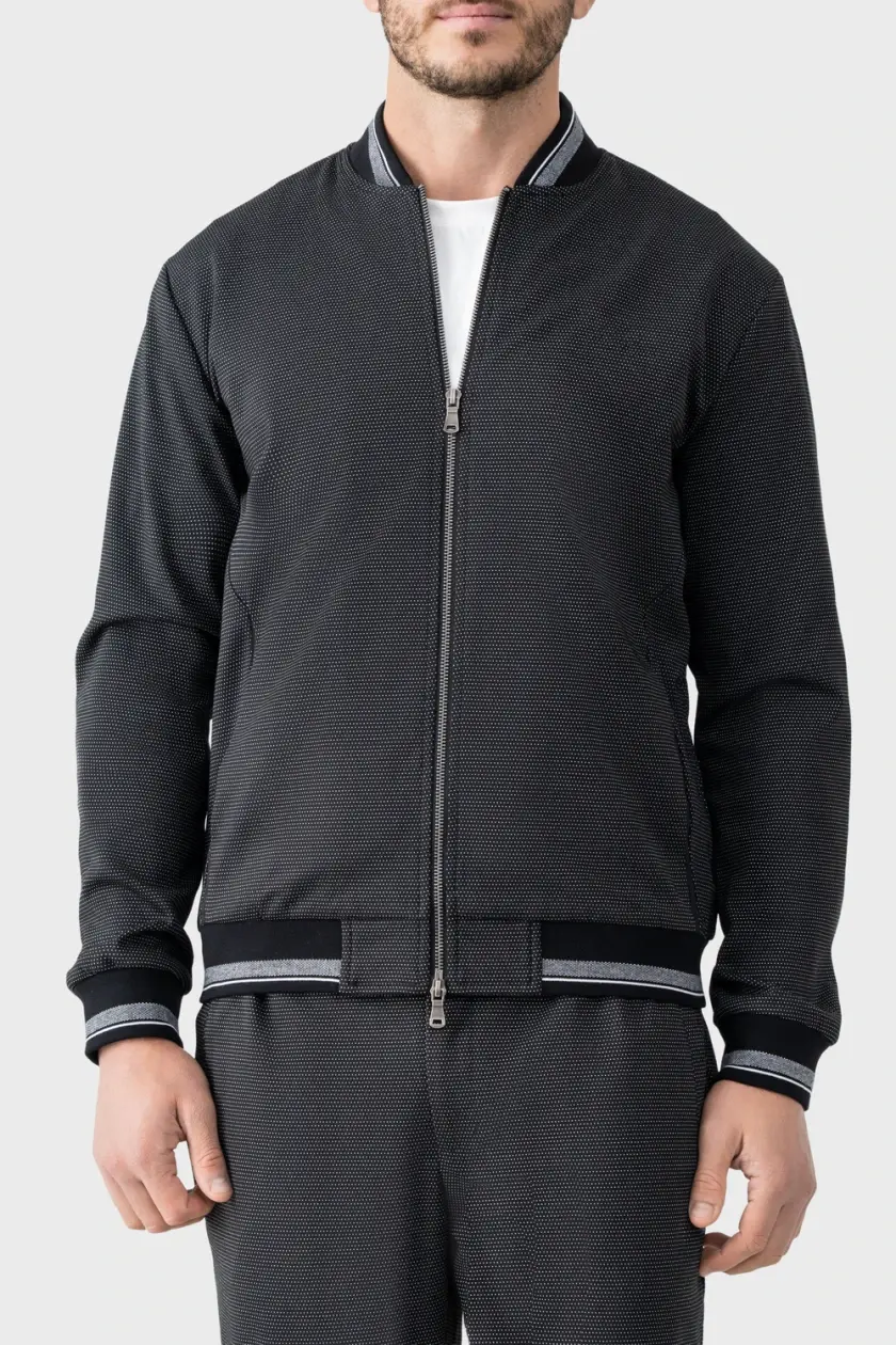 Прев'ю: Костюм AVECS чорний із технологією Breathable