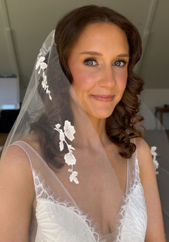 Best soft glam natural bridal makeup in Melbourne and in Bali @liviasamuderabridal
@liviasamudera 
www.liviasamudera.com
Studio @adfinemstudios
https://www.adfinemstudios.com.au/