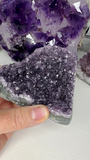Thumbnail: Amethyst Druze - 1