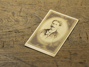 Pourquoi les photos de famille finissent souvent oubliées ?