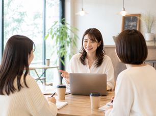 カフェでの勉強会イメージ