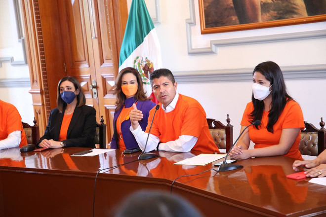 CABILDO POBLANO SE COMPROMETE A TRABAJAR POR LA ERRADICACIÓN DE LA VIOLENCIA DE GÉNERO