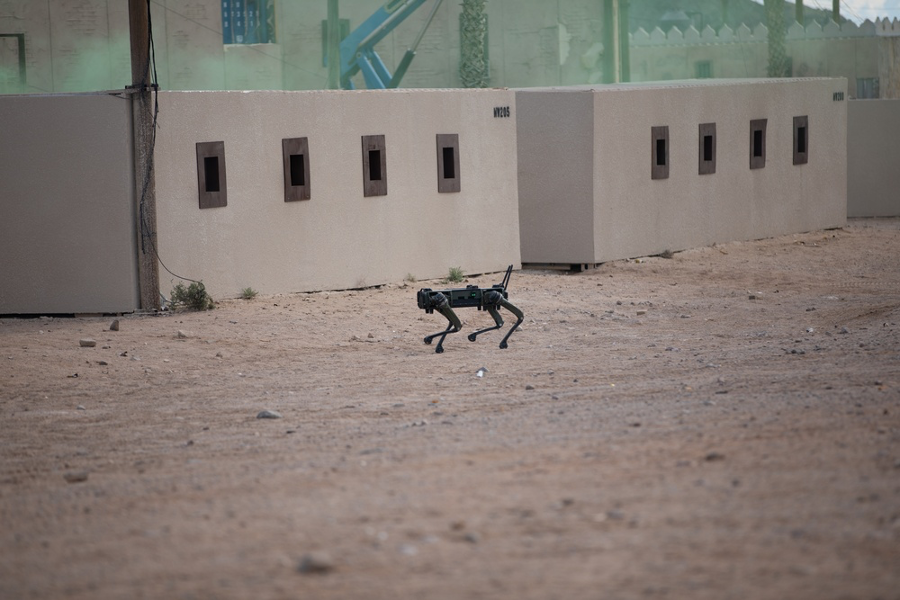 Image: U.S. Army human-machine integration experiment during Project Convergence Capstone 4. Source: DVIDS / U.S. Army. 