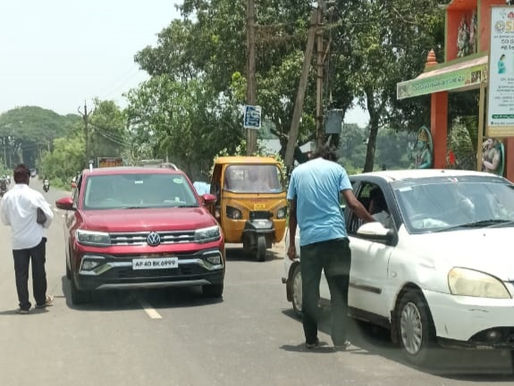 ఊరు మనదే దోచేయ్!