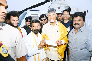 సేవాధీరుడు.. సూర శ్రీనివాసుడు