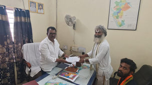 భూమి మాది.. పరిహారమూ మాకే!