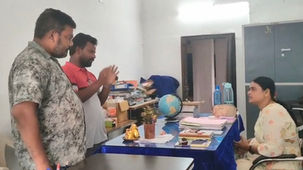 అకస్మాత్తుగా కాలేజీ మూసివేత.. ధ్రువపత్రాల కోసం విద్యార్థుల పాకులాట