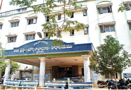 వైద్యఆరోగ్యశాఖలో సామూహిక బదిలీలు