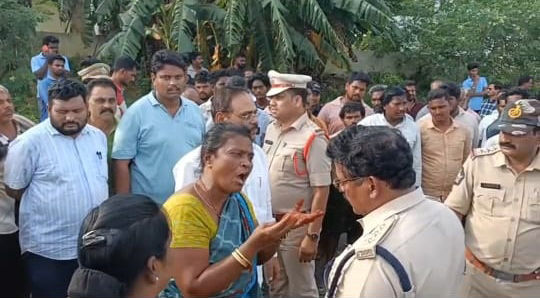 కక్షల కోలాటం.. ఫరీదుపేట కల్లోలం!