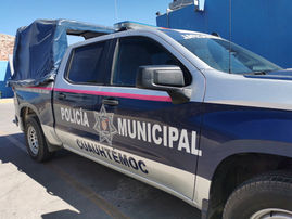 Roban al interior de vehículo de adulta mayor