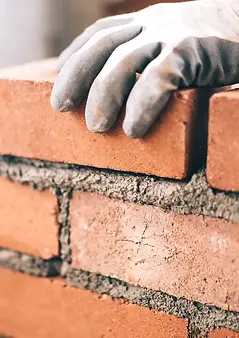 Bricklaying for Beginners – How to Build a Garden Wall