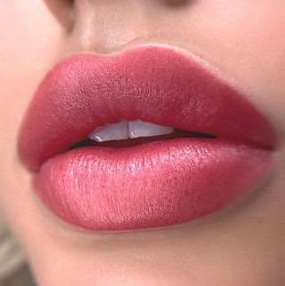 Lip Blush with Aquarelle technique